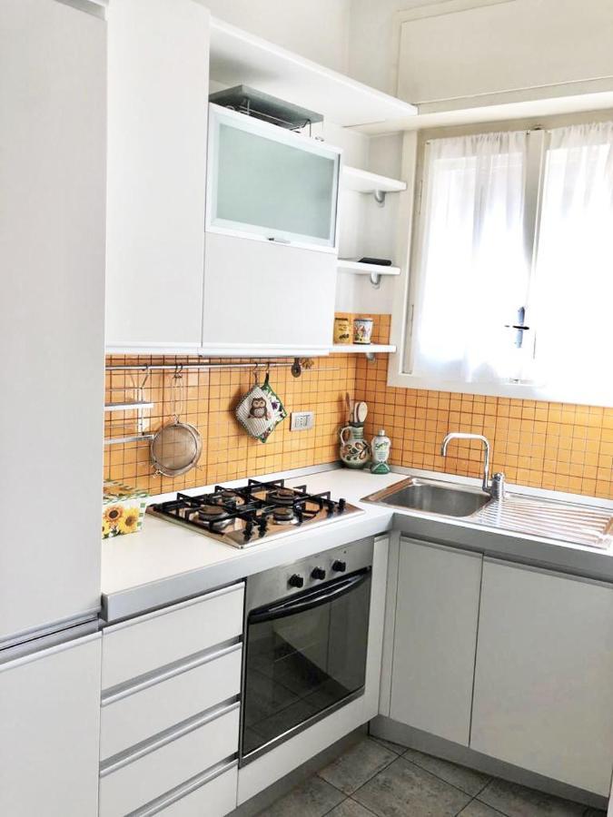 Impeccable 3 Bedroom House Up To 6 People 10 Minutes Away From Duomo
