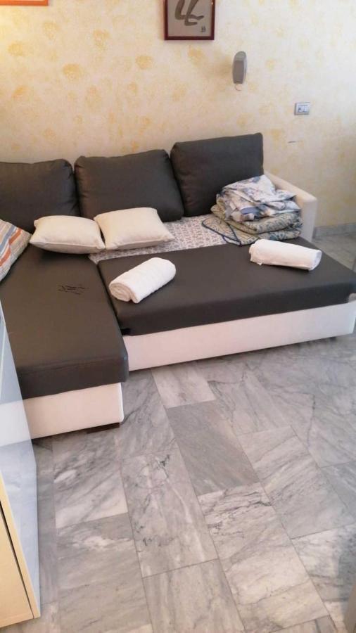 Impeccable 3 Bedroom House Up To 6 People 10 Minutes Away From Duomo Apartment Mailand