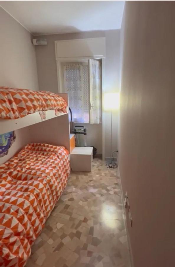 Impeccable 3 Bedroom House Up To 6 People 10 Minutes Away From Duomo