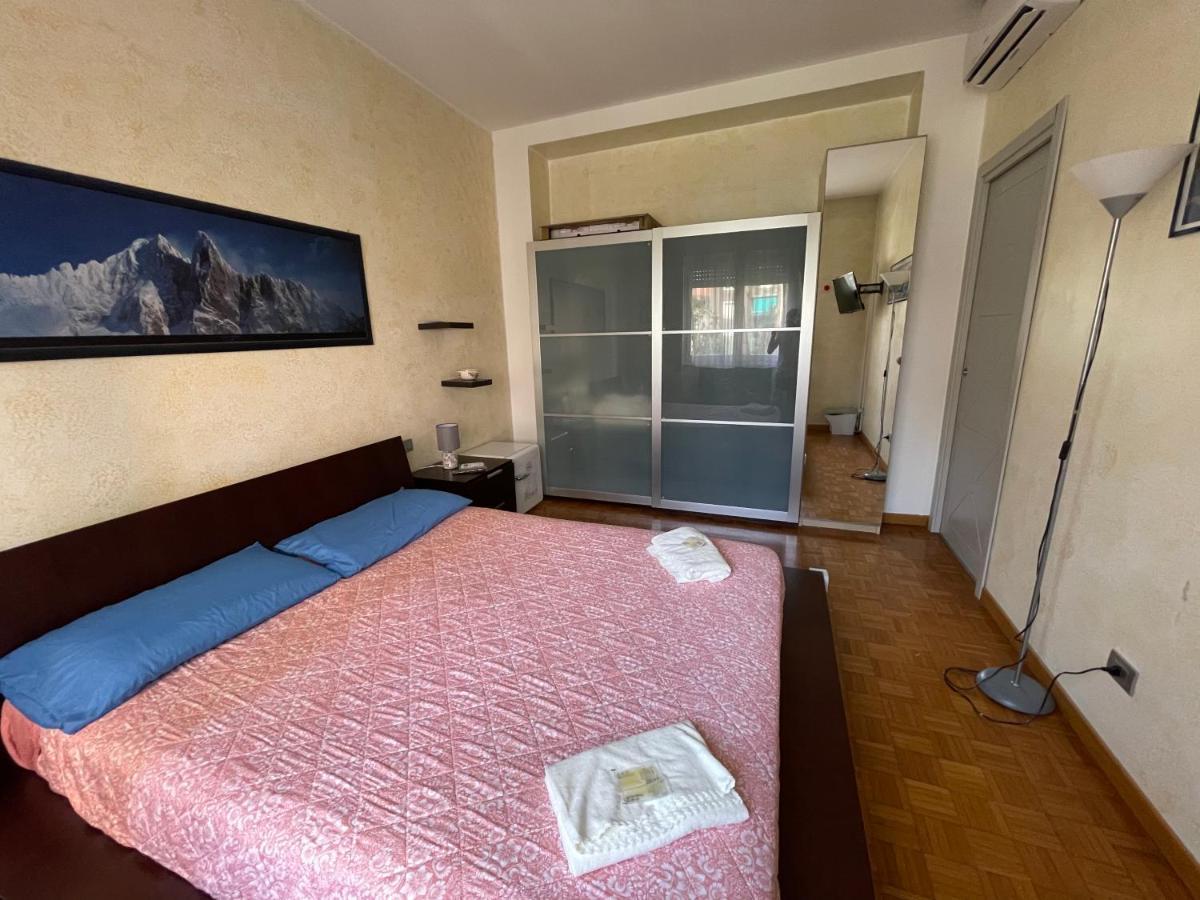 Impeccable 3 Bedroom House Up To 6 People 10 Minutes Away From Duomo Mailand