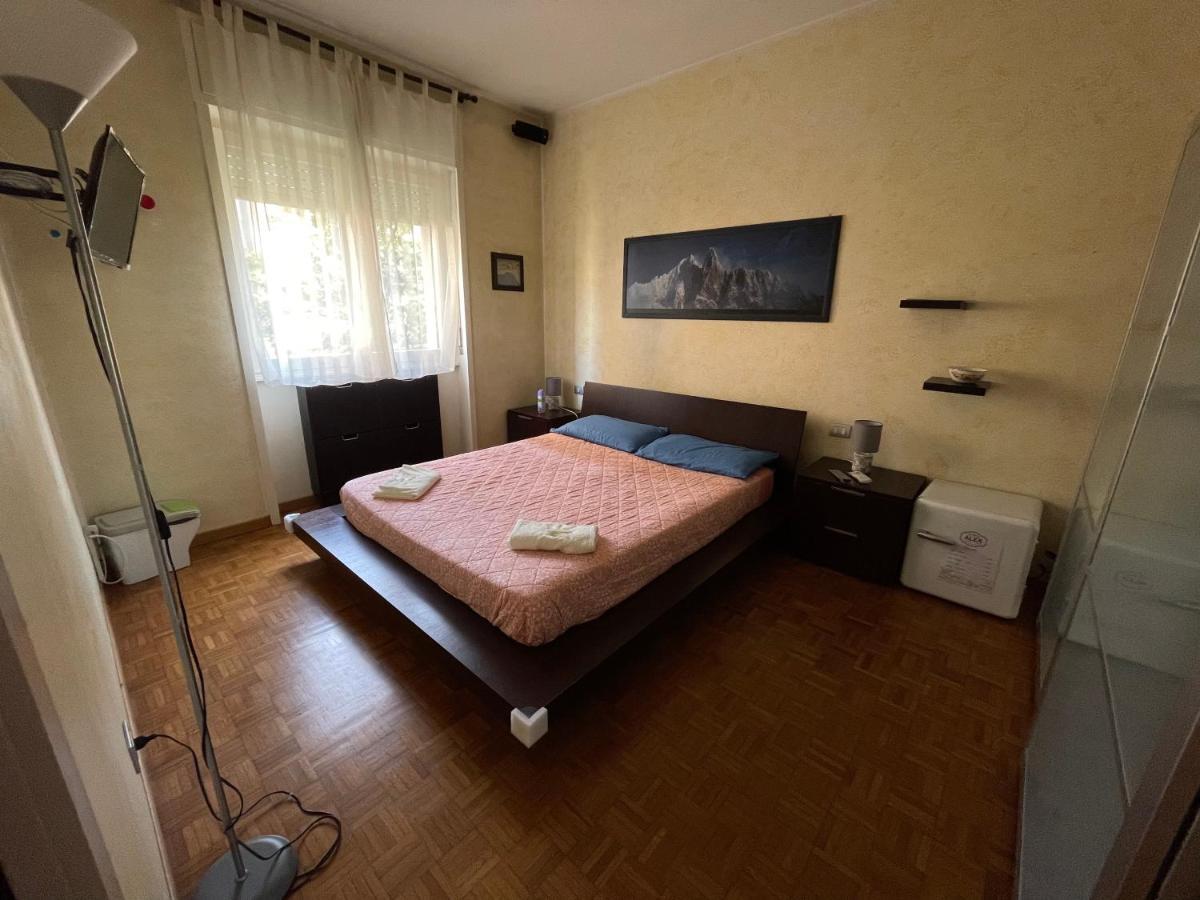 Impeccable 3 Bedroom House Up To 6 People 10 Minutes Away From Duomo