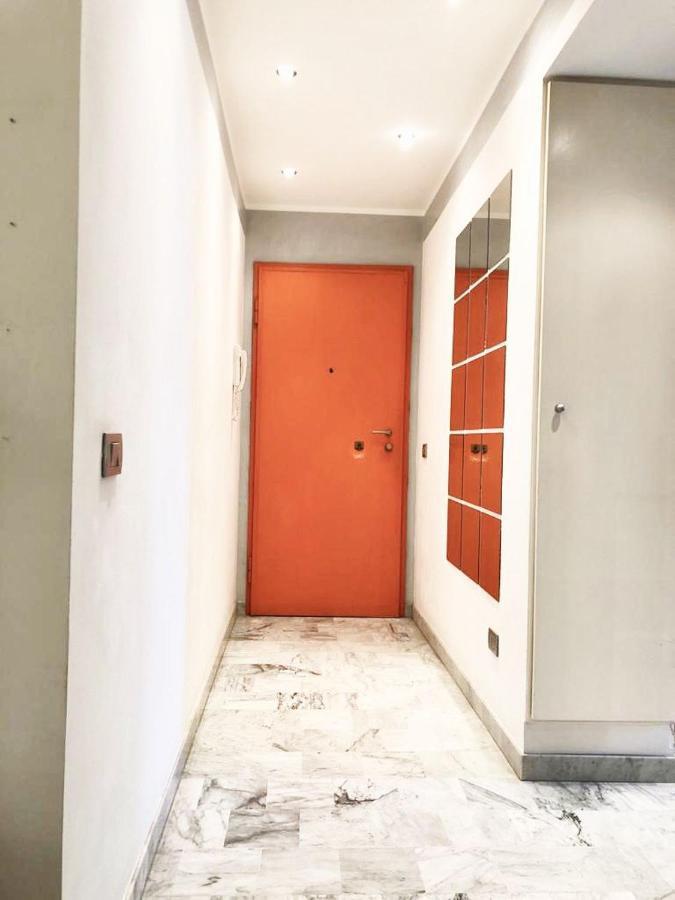 Impeccable 3 Bedroom House Up To 6 People 10 Minutes Away From Duomo Milan