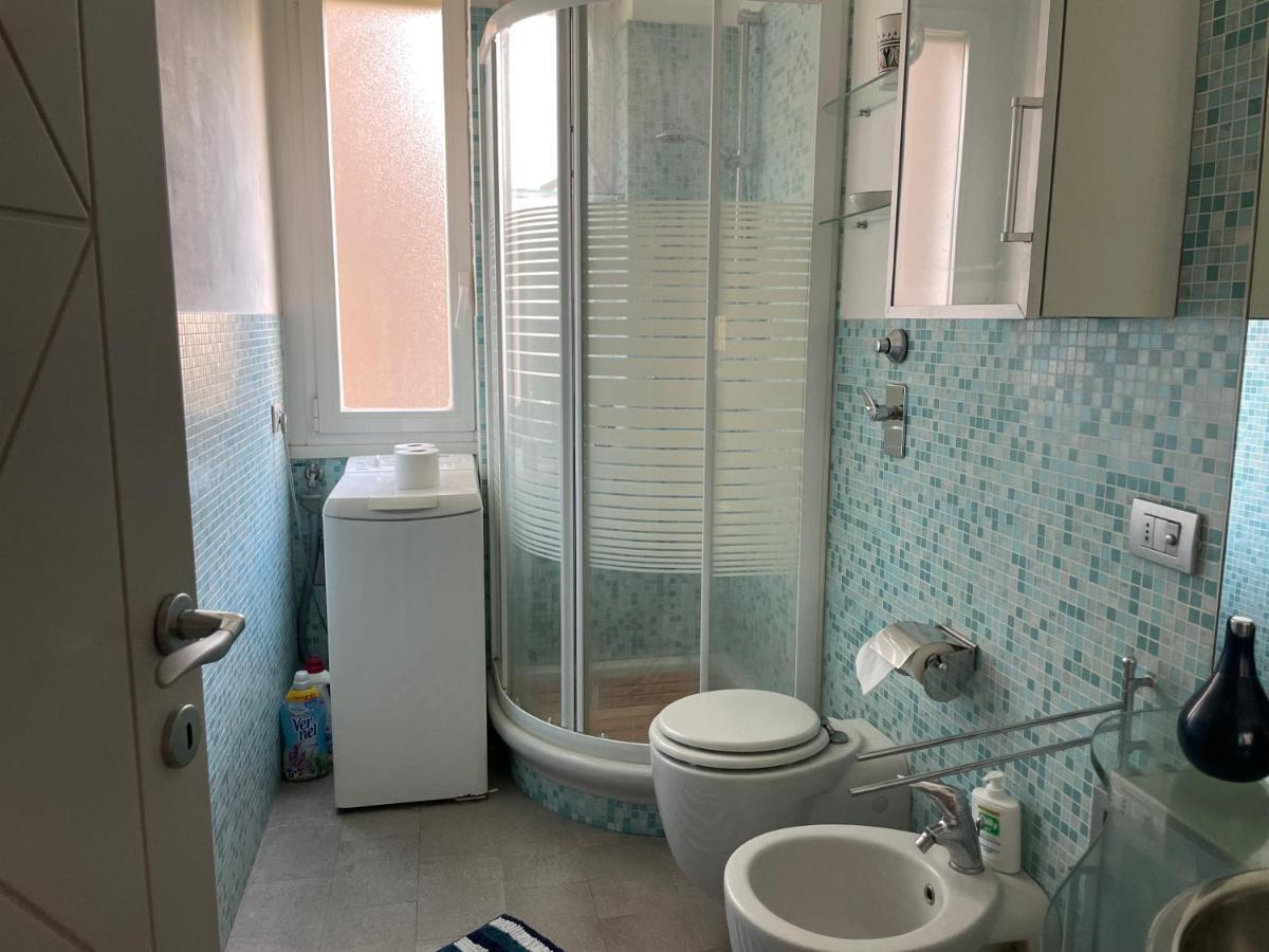Apartment Impeccable 3 Bedroom House Up To 6 People 10 Minutes Away From Duomo *